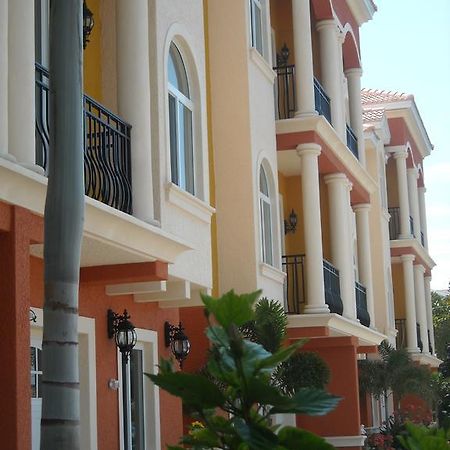 Mediterranean Three Story Beach Townhouse سانت بيتي بيتش المظهر الخارجي الصورة