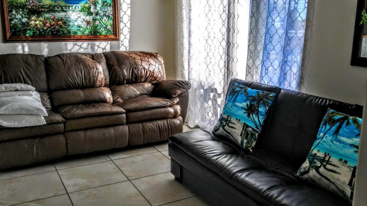 Mediterranean Three Story Beach Townhouse سانت بيتي بيتش المظهر الخارجي الصورة