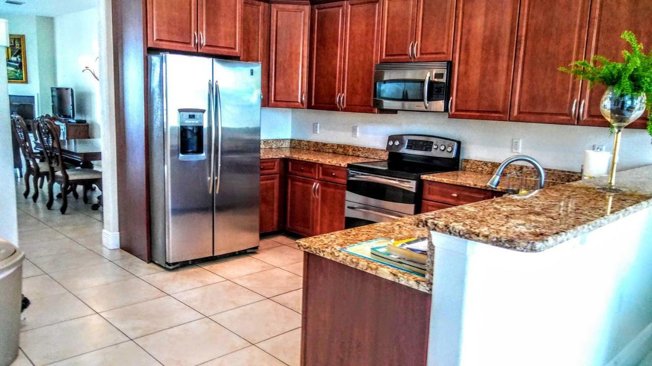 Mediterranean Three Story Beach Townhouse سانت بيتي بيتش المظهر الخارجي الصورة