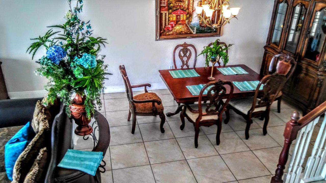Mediterranean Three Story Beach Townhouse سانت بيتي بيتش المظهر الخارجي الصورة